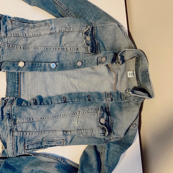 Tight jean jacket - Picture 2 of 2